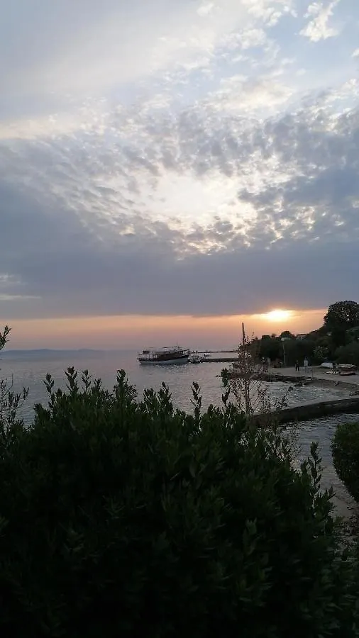 Apartment Beach House Paula Petrcane
