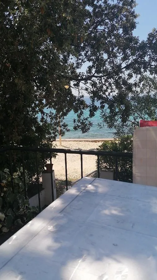 Beach House Paula Petrcane 0*,