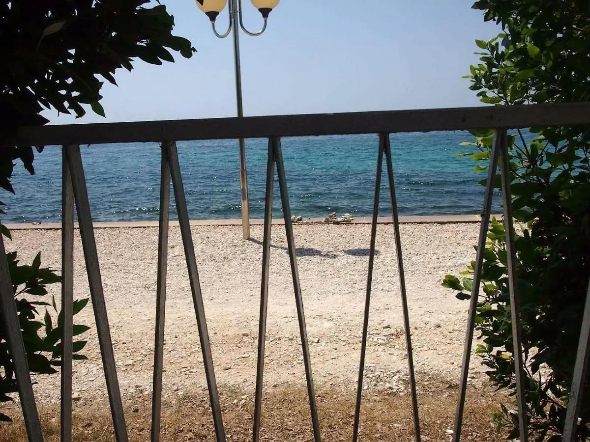 Beach House Paula Petrcane