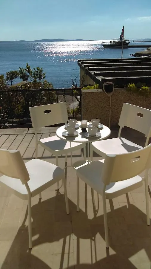 Apartment Beach House Paula Petrcane