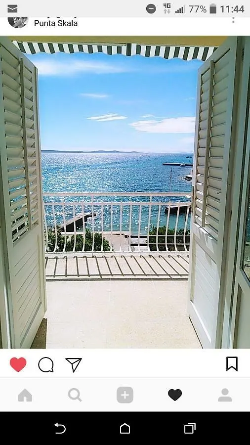 Beach House Paula Petrcane 0*,  Croatia