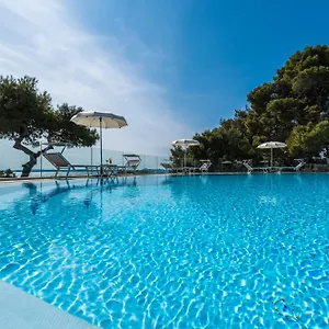 Hotel Pinija, Petrcane